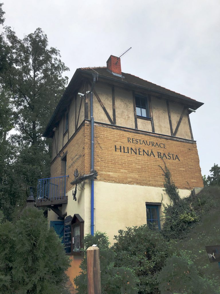 Hliněná bašta v Průhonicích