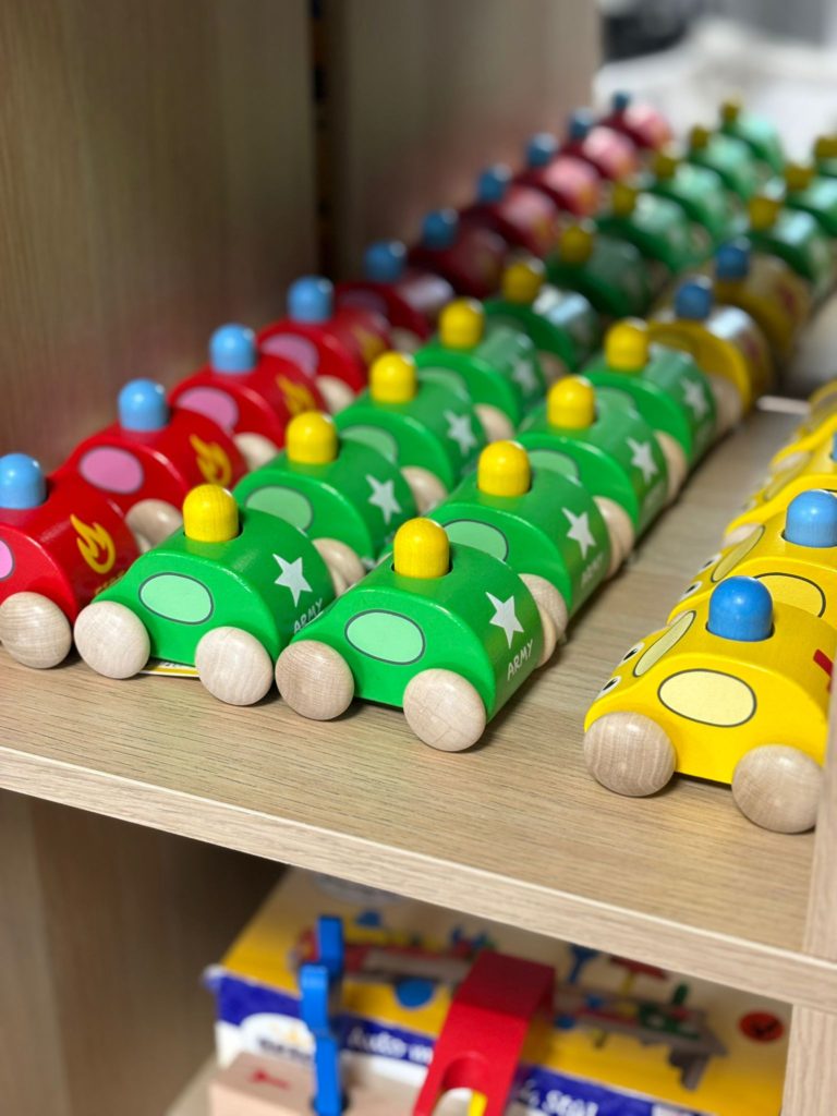 Monkey Mum - Showroom otevřen - hračky